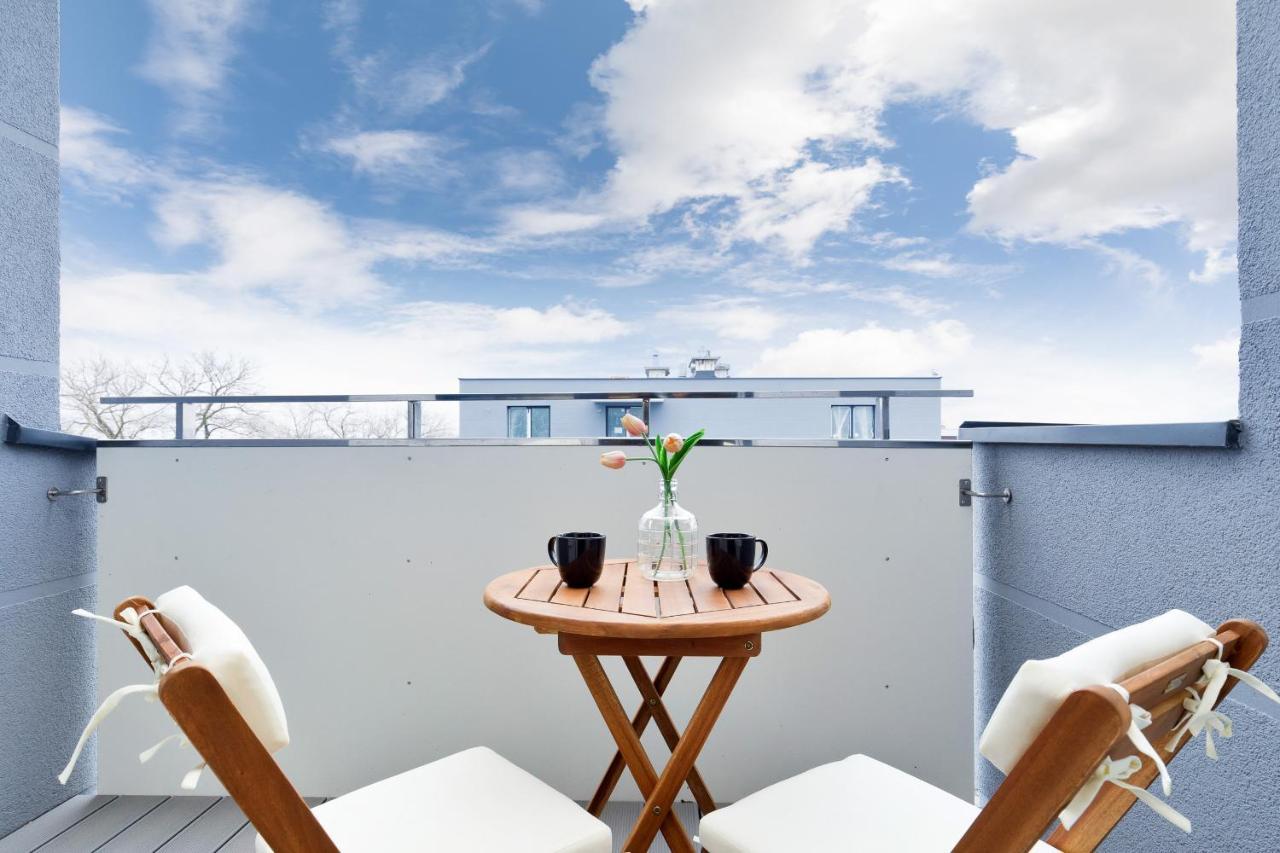 Apartament Premium Platany By Noclegi Renters Колобжег Екстер'єр фото